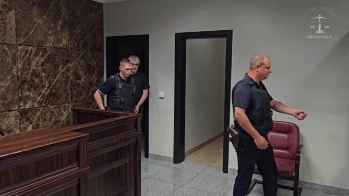 Суд огласил приговор убийце кубанской «женщины-дюймовочки» — Олег Коваленко отправится в колонию на 16 лет и 6 месяцев. Суд огласил приговор убийце кубанской «женщины-дюймовочки» — Олег Коваленко отправится в колонию на