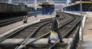 Пассажирские платформы железнодорожного вокзала в Симферополе - РИА Новости, 1920, 08.06.2026