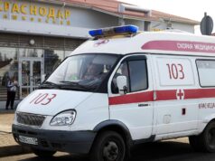 Обломки БПЛА попали в МКД в Краснодаре и вызвали возгорание, двое пострадали Автомобиль скорой медицинской помощи в Краснодаре - РИА Новости, 1920, 11.06.2026