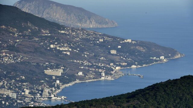 Вид на Ялту с горы Ай-Петри в Крыму - РИА Новости, 1920, 03.06.2026