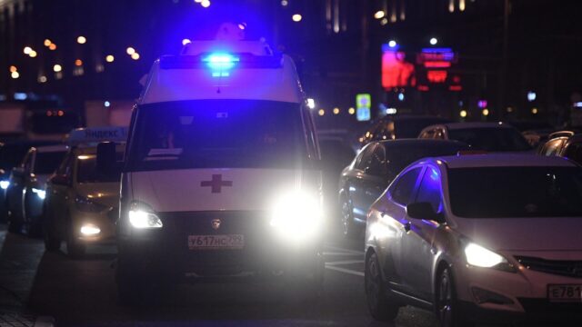На севере Москвы подросток на электромопеде сбил девочку, ее госпитализировали Машина скорой помощи - РИА Новости, 1920, 19.06.2026