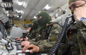 Военнослужащие в центре управления зенитным ракетным комплексом Бук-МЗ Вооруженных сил России - РИА Новости, 1920, 26.06.2026
