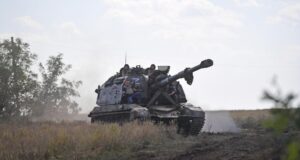 Боевая работа самоходной артиллерийской установки Мста-С в зоне проведения спецоперации - РИА Новости, 1920, 20.06.2026