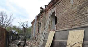 Последствия атаки ВСУ по жилому массиву города Стаханов в ЛНР - РИА Новости, 1920, 04.06.2026