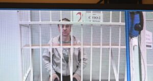 Исполнительный директор Новой газеты Олег Ролдугин, обвиняемый в незаконном использовании персональных данных, во время заседания в Московском городском суде - РИА Новости, 1920, 02.06.2026