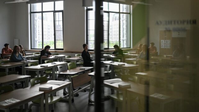 В Курске назвавшая ученика "Леша-404" учительница подала заявление на увольнение Школа - РИА Новости, 1920, 10.06.2026
