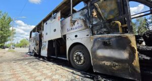 Место атаки дрона ВСУ на автобус Москва - Симферополь в Енакиево в ДНР - РИА Новости, 1920, 03.06.2026