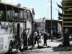 Сгоревший рейсовый автобус Москва - Симферополь в результате атаки дрона ВСУ в Енакиево - РИА Новости, 1920, 03.06.2026