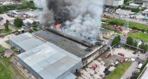 Пожар в здании, где находятся помещения с бытовой химией, Архангельск - РИА Новости, 1920, 03.06.2026