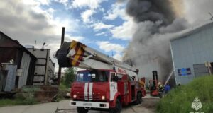 Пожар в здании, где находятся помещения с бытовой химией, Архангельск - РИА Новости, 1920, 03.06.2026