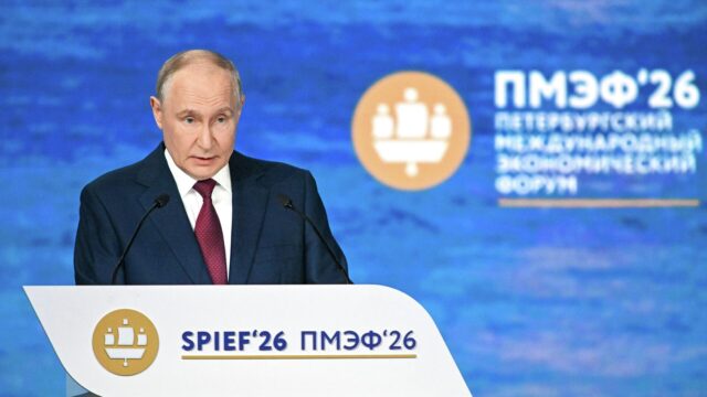 Президент РФ Владимир Путин выступает на пленарном заседании XXIX Петербургского международного экономического форума - РИА Новости, 1920, 05.06.2026