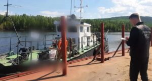 Работа СК РФ на месте происшествия, где в Приангарье перевернулся катер, на борту которого были два человека - РИА Новости, 1920, 07.06.2026