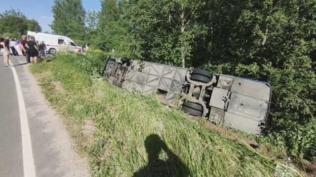 Пострадавших в аварии с автобусом в Ярославской области доставили в Москву Последствия ДТП с участием экскурсионного автобуса в Ярославской области - РИА Новости, 1920, 08.06.2026