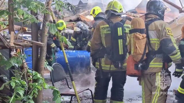 В Петербурге пожарный поезд направили для тушения пожара у Финляндского вокзала Ликвидация пожара в ангаре в Санкт-Петербурге - РИА Новости, 1920, 08.06.2026