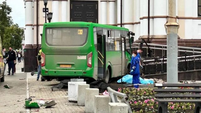 Прокуратура взяла на контроль выяснение обстоятельств ДТП с автобусом на Урале Последствия наезда автобуса на пешеходов в Екатеринбурге - РИА Новости, 1920, 10.06.2026