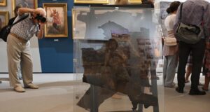 Обгоревшие фрагменты панорамы Оборона Севастополя 1854–1855 гг. Франца Рубо на выставке в Севастополе - РИА Новости, 1920, 15.06.2026