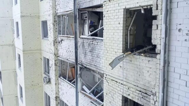 Почти 100 квартир и 40 машин повреждены в Орле после атаки БПЛА на жилой дом Последствия удара украинского БПЛА в жилой дом в Орле - РИА Новости, 1920, 15.06.2026