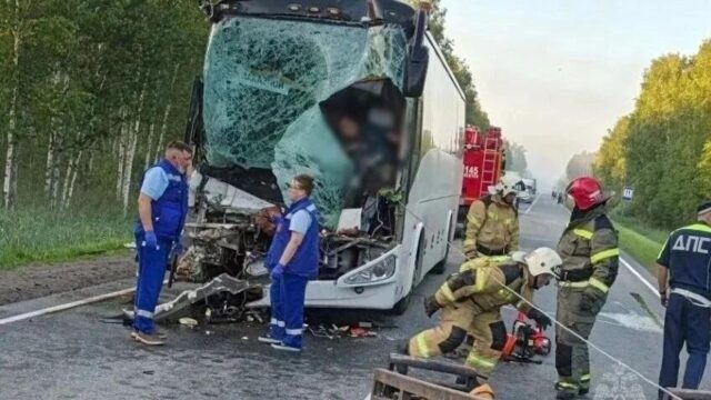 ГАИ: водитель попавшего в ДТП в Тюменской области автобуса мог заснуть за рулем ДТП в Исетском округе Тюменской области - РИА Новости, 1920, 15.06.2026