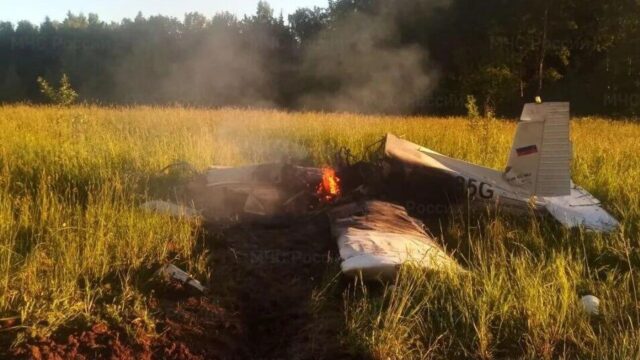 СК рассматривает технеисправность среди причин крушения самолета в Подмосковье Крушение легкомоторного самолета в Подмосковье - РИА Новости, 1920, 18.06.2026