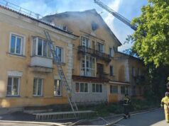 Тушение пожара в жилом доме в Калининском районе в Новосибирске - РИА Новости, 1920, 22.06.2026