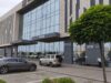 Житель Краснодара рассказал, что приказал напавшему на людей в ТЦ лечь на пол Обстановка у здания ТЦ в Краснодаре, где произошло нападение на посетителей - РИА Новости, 1920, 21.06.2026