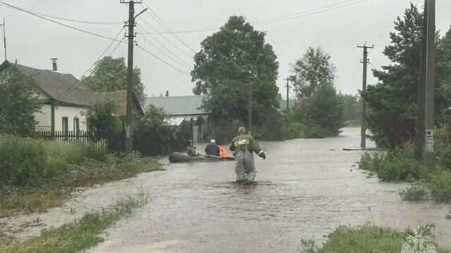 В Бугуруслане ввели режим ЧС после подтоплений из-за дождей Последствия проливных дождей в Бугуруслане - РИА Новости, 1920, 22.06.2026
