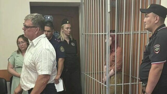 Избрание меры пресечения подозреваемым в убийстве студента в Омске - РИА Новости, 1920, 30.06.2026