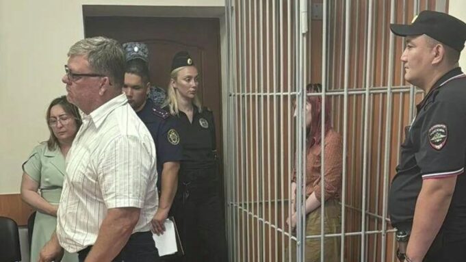 Избрание меры пресечения подозреваемым в убийстве студента в Омске - РИА Новости, 1920, 30.06.2026