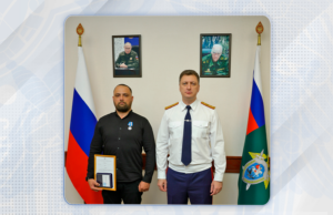 По поручению Председателя СК России вручена ведомственная медаль «Доблесть и отвага» участнику специальной военной операции, обезвредившему напавшего на граждан в одном из торговых центров Краснодара 8bc331f7-7421-4b97-9f5a-3c9988cb6b83
