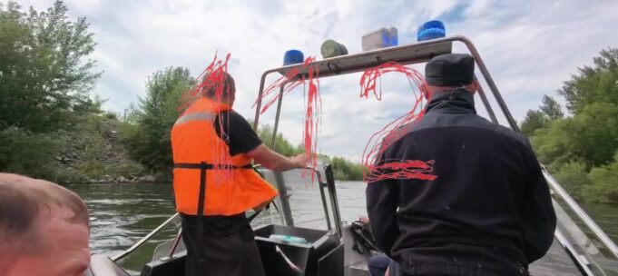 К поискам пропавших 13-летних девочек лично подключился министр внутренних дел Тывы Юрий Завьялов. К поискам пропавших 13-летних девочек лично подключился министр внутренних дел Тывы Юрий Завьялов.
