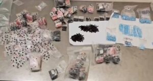 Мешок с кладом стоимостью в 10 миллионов рублей обнаружили таможенники в Шереметьево. Мешок с кладом стоимостью в 10 миллионов рублей обнаружили таможенники в Шереметьево.