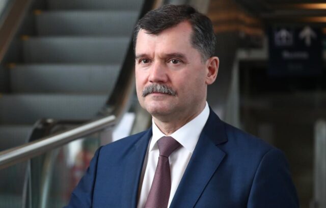 Экс-главу Росавиации Александра Нерадько арестовали по делу мошенничестве в особо крупном размере. З Экс-главу Росавиации Александра Нерадько арестовали по делу мошенничестве в особо крупном размере. З