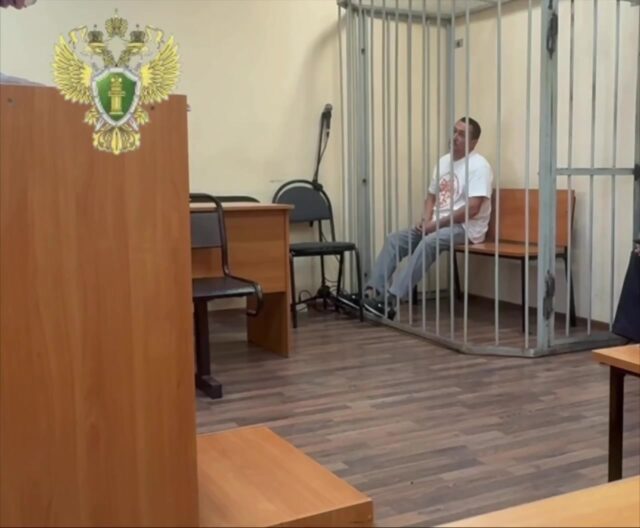 Водителя катера, который насмерть переехал 11-летнего ребёнка в Воронежской области, заключили под стражу. Водителя катера, который насмерть переехал 11-летнего ребёнка в Воронежской области, заключили под с