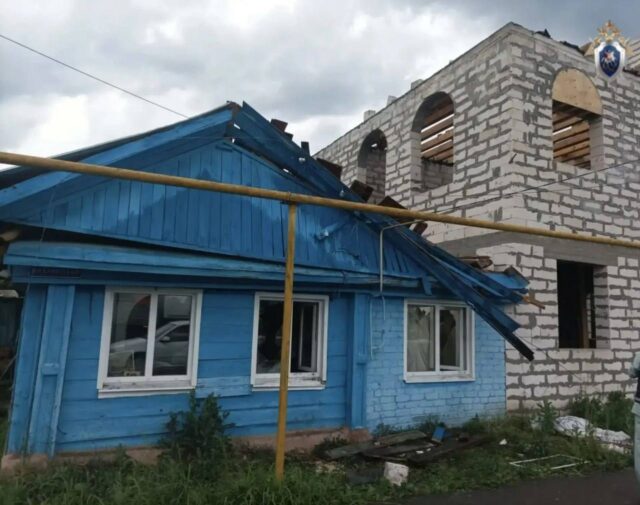 Серьёзная непогода атакует Центральную Россию: в Нижнем Новгороде из-за урагана погибла пятилетняя девочка, а улицы Пете Серьёзная непогода атакует Центральную Россию: в Нижнем Новгороде из-за урагана погибла пятилетняя д