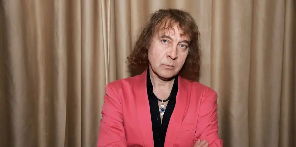 Певцу Александру Добрынину стало плохо в Москве. Певцу Александру Добрынину стало плохо в Москве.