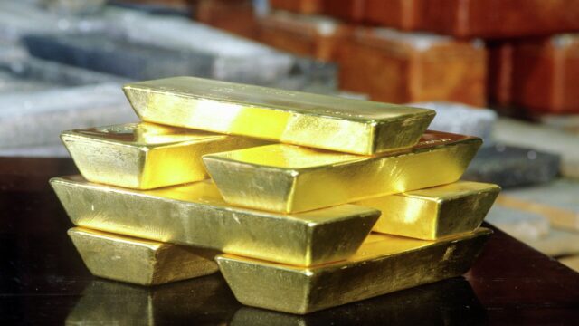 Мошенники заставили москвича купить золотые слитки на 30 миллионов рублей Слитки золота - РИА Новости, 1920, 20.07.2026