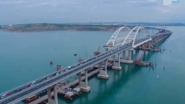 Движение автотранспорта по Крымскому мосту временно перекрыли Крымский мост - РИА Новости, 1920, 14.07.2026