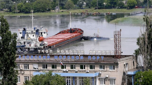В Ростовской области беспилотник ВСУ атаковал пустой танкер, пострадавших нет Азовский морской порт - РИА Новости, 1920, 12.07.2026