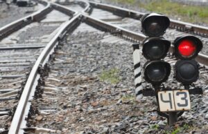 ГЖД: в Татарстане два вагона грузового поезда сошли с рельсов Железнодорожный светофор - РИА Новости, 1920, 02.07.2026