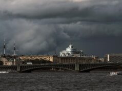 МЧС: в Петербурге в воскресенье ожидается гроза Вид на Троицкий мост в Санкт-Петербурге - РИА Новости, 1920, 11.07.2026