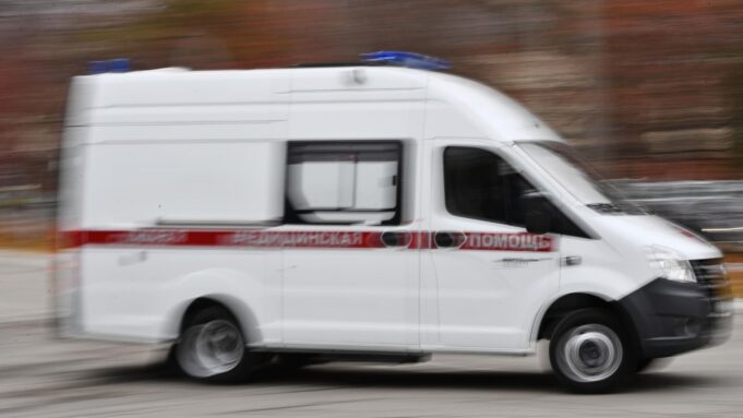 В Белгородской области при атаке украинского БПЛА погиб мужчина, двое пострадали Автомобиль скорой медицинской помощи - РИА Новости, 1920, 02.07.2026