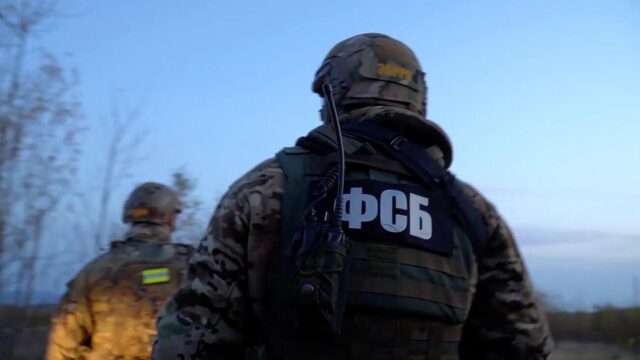 СБУ привлекла детей 13-16 лет к попытке удара по предприятию ВПК в Подмосковье Сотрудник ФСБ России - РИА Новости, 1920, 14.07.2026