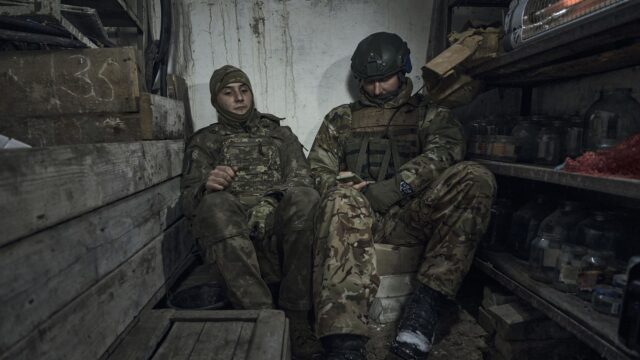Боевики ВСУ в гражданском ездят на велосипедах за едой и бензином Украинские боевики - РИА Новости, 1920, 21.07.2026