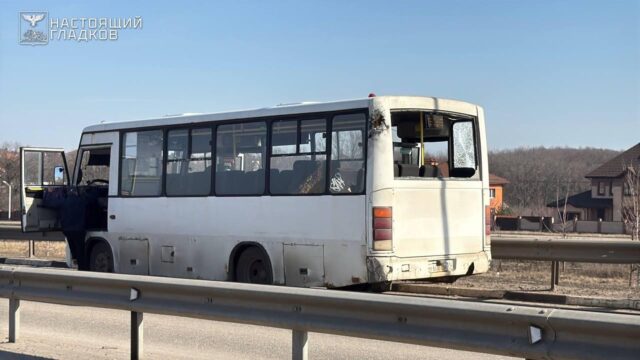 Поврежденный в результате атаки БПЛА ВСУ пассажирский автобус в Белгородской области - РИА Новости, 1920, 29.07.2026