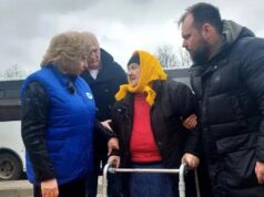 Уполномоченный по правам человека в РФ Татьяна Москалькова общается с мирным жителем, возвращенным из плена - РИА Новости, 1920, 04.07.2026