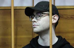 Бывший редактор URA.RU Денис Аллаяров на оглашении приговора в Верх-Исетском районном суде Екатеринбурга - РИА Новости, 1920, 03.07.2026