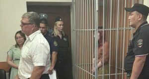 Избрание меры пресечения подозреваемым в убийстве студента в Омске - РИА Новости, 1920, 01.07.2026