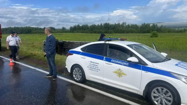 Автобус, попавший в ДТП в Красноярском крае, ехал из детского лагеря Автобус, в котором находились 27 детей, после ДТП в Красноярском крае - РИА Новости, 1920, 01.07.2026