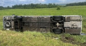Автобус, в котором находились 27 детей, после ДТП в Красноярском крае - РИА Новости, 1920, 01.07.2026