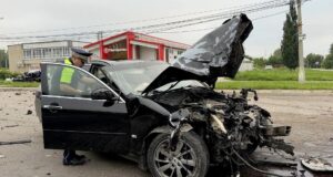 На Урале арестовали водителя Infiniti, обвиняемого в гибели 4 человек в ДТП Последствия столкновения автомобилей Infiniti и ВАЗ в Каменске-Уральском Свердловской области - РИА Новости, 1920, 03.07.2026